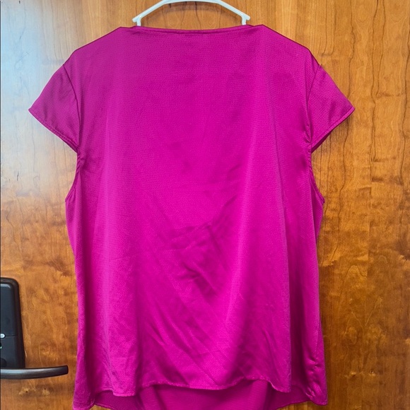 Anne Klein Women’s 2X Shirt with Front Buttons – Classic and Versatile. - Picture 2 of 4